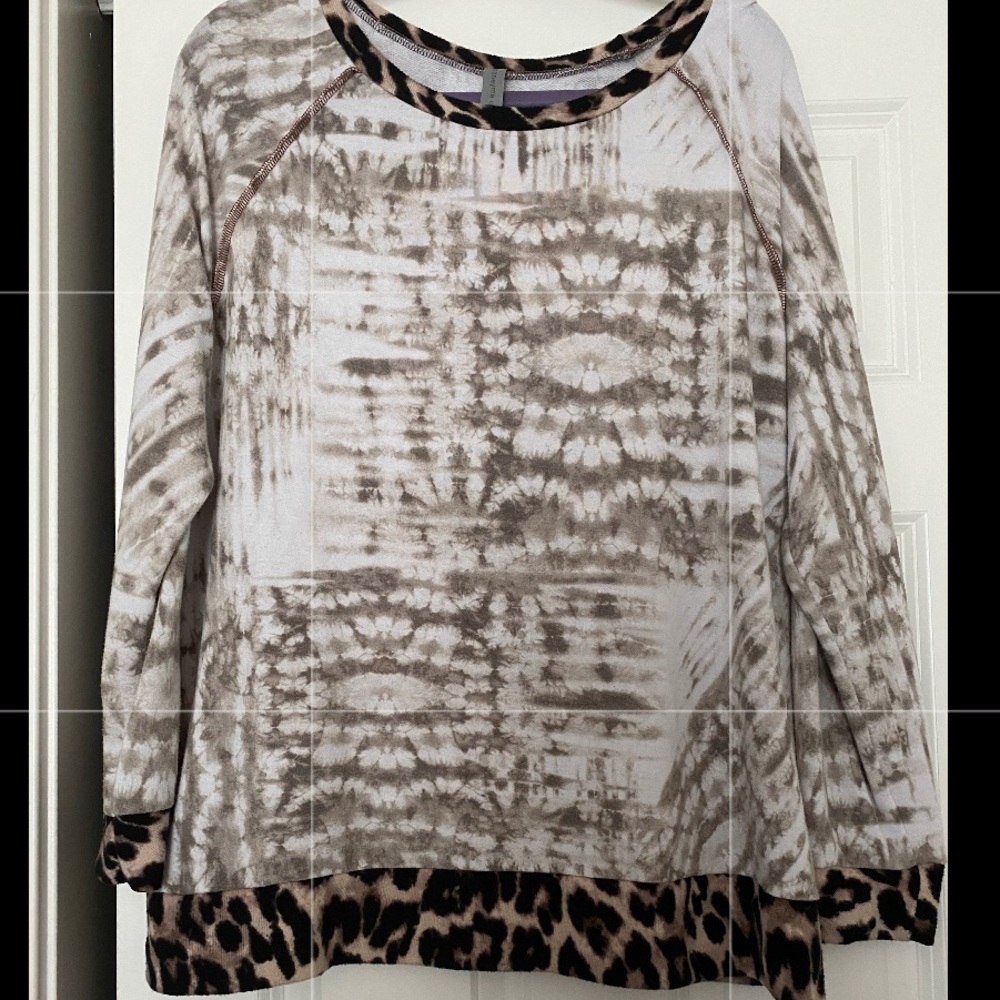 Honeyme Curvy leopard tie dye top